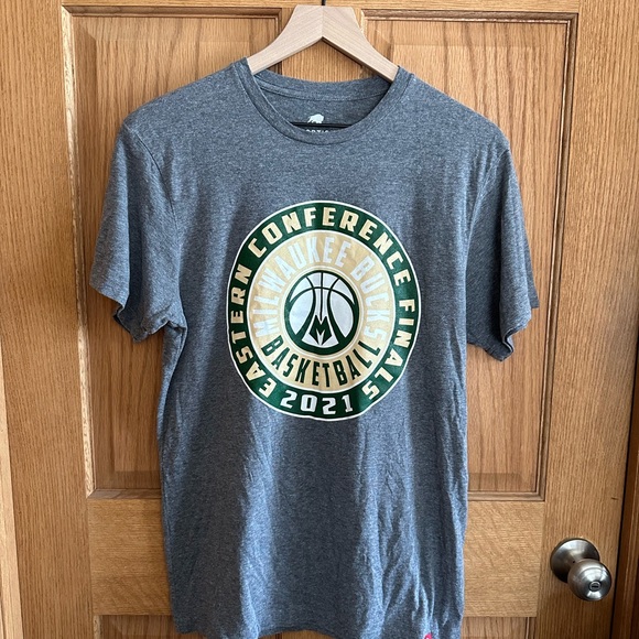 Milwaukee Bucks Medium Sportiqe t-shirt eastern conference champs 2021 size M - Picture 2 of 7
